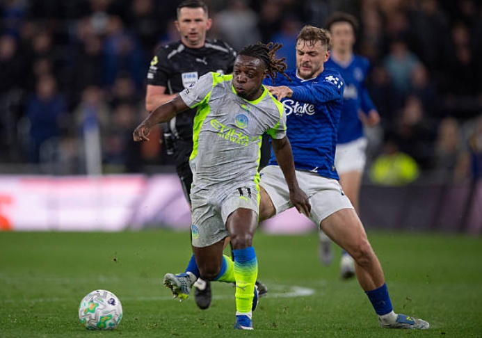 Ảnh bài viết Doku rực sáng không đủ giúp Man City níu giữ quyền tự quyết