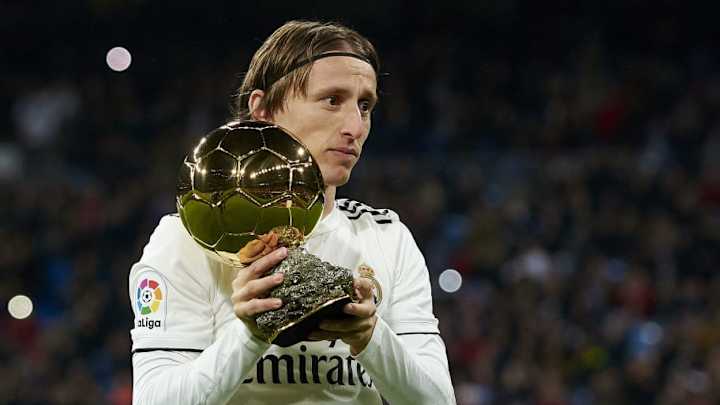 Ảnh bài viết Luka Modric và đôi ống chân bằng gỗ đến Quả bóng vàng