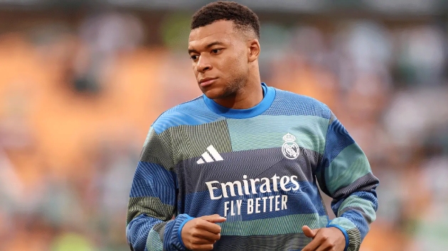 Phòng thay đồ Real đang dậy sóng vì Mbappe.
