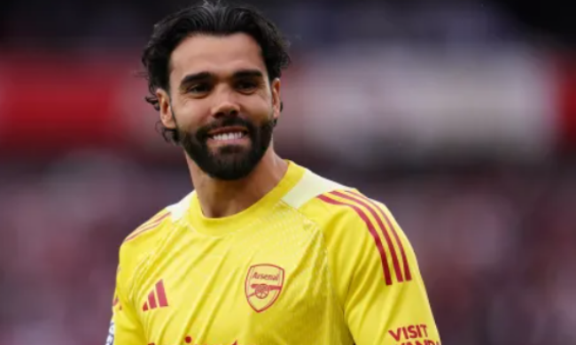 Raya tỏa sáng ở Arsenal.