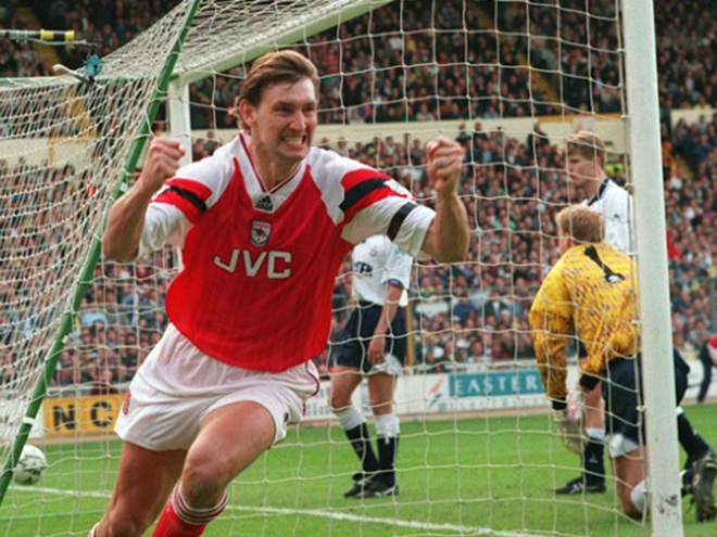 Tony Adams là huyền thoại vĩ đại của Arsenal.