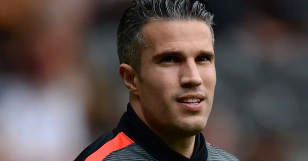 Ảnh bài viết Bị Liverpool nhắm trợ lý số 1, Van Persie lên tiếng