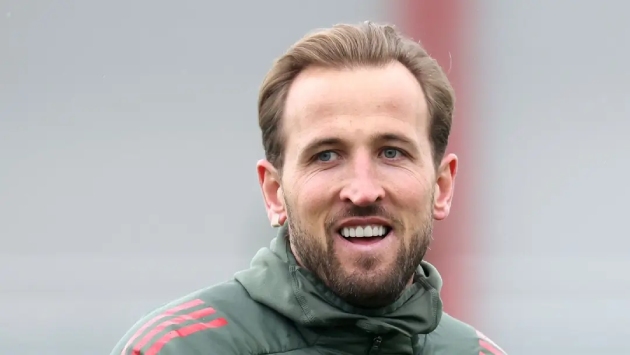 Bayern áp dụng công nghệ dán tai trước trận tái đấu PSG.