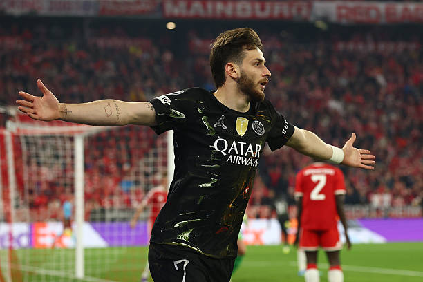 Kvaratskhelia chắc chắn sẽ khiến hàng phòng ngự Arsenal rung chuyển.