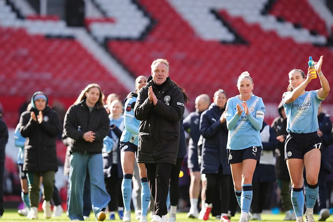 Man City lần đầu vô địch Women's Super League.