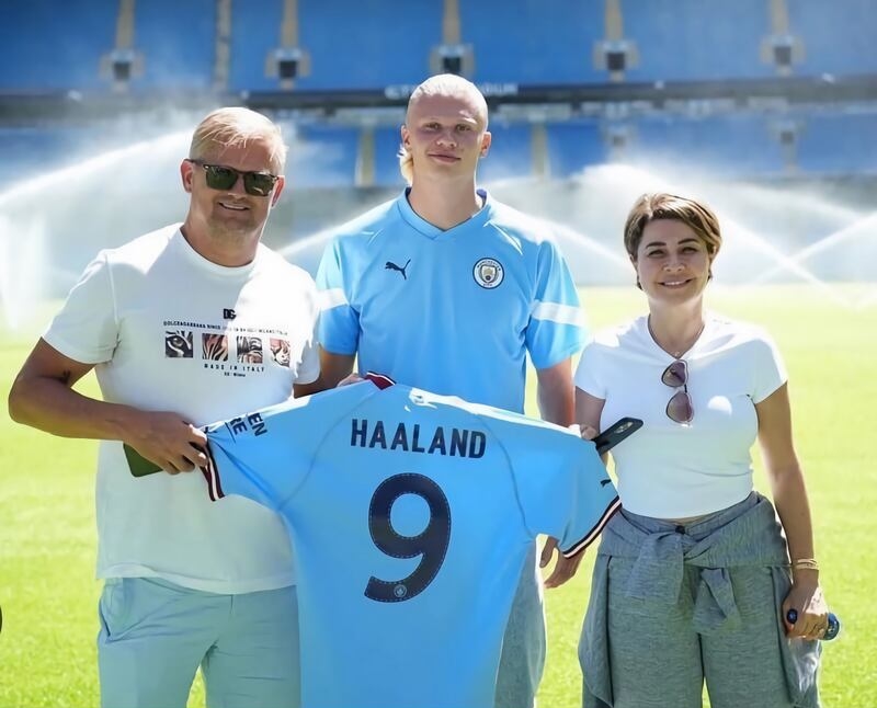 Ảnh bài viết Tiết lộ hậu trường Man City trói chân Haaland