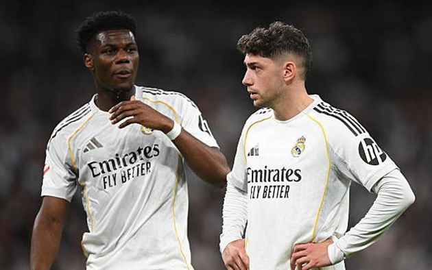 Aurelien Tchouameni và Federico Valverde bị Real Madrid phạt nội bộ.
