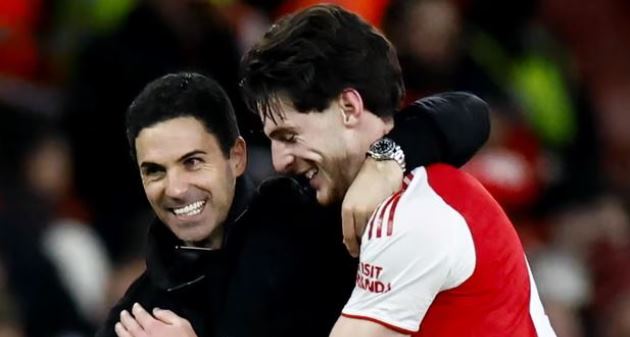 Ảnh bài viết Carragher chỉ ra thay đổi chiến thuật "vàng" giúp Arsenal hồi sinh