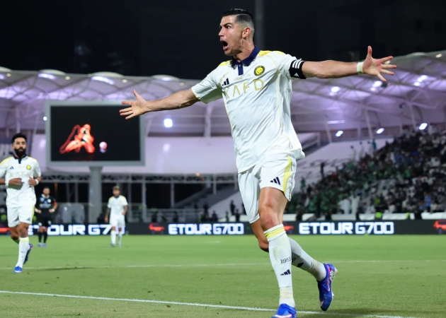 Ronaldo xuất sắc cán mốc 100 bàn tại Saudi Pro League.