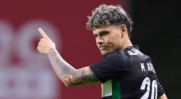 Ảnh bài viết Chelsea cạnh tranh Man Utd vụ Maxi Araujo