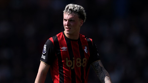 Ảnh bài viết Bournemouth gạch tên Alex Jimenez vì bê bối mạng xã hội
