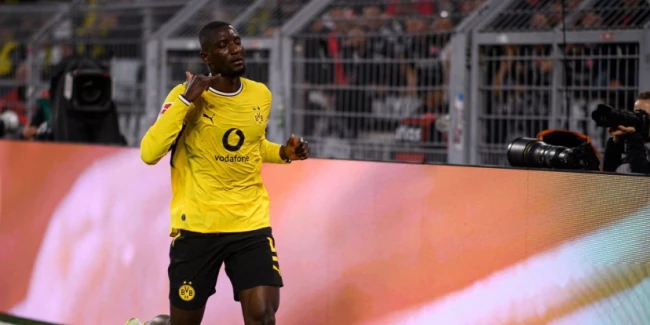 Serhou Guirassy ghi bàn cho Dortmund.