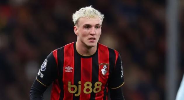 Ảnh bài viết Bournemouth đình chỉ Alex Jimenez vì cáo buộc nhắn tin cho nữ sinh