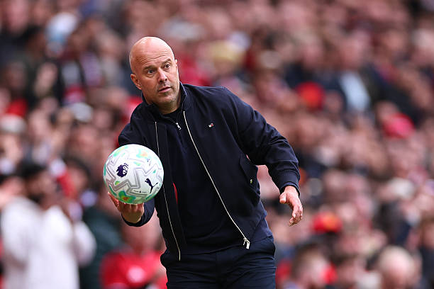 Arne Slot tự tin tìm ra cách để khắc chế Chelsea.