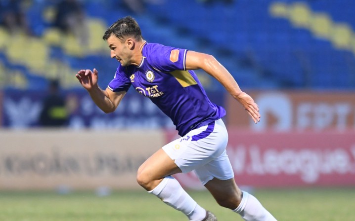 Hà Nội FC nỗ lực tìm bàn gỡ nhưng không thể chiến thắng hàng phòng ngự thi đấu đầy kiên cường của Thanh Hóa. Ảnh: Hà Nội FC.