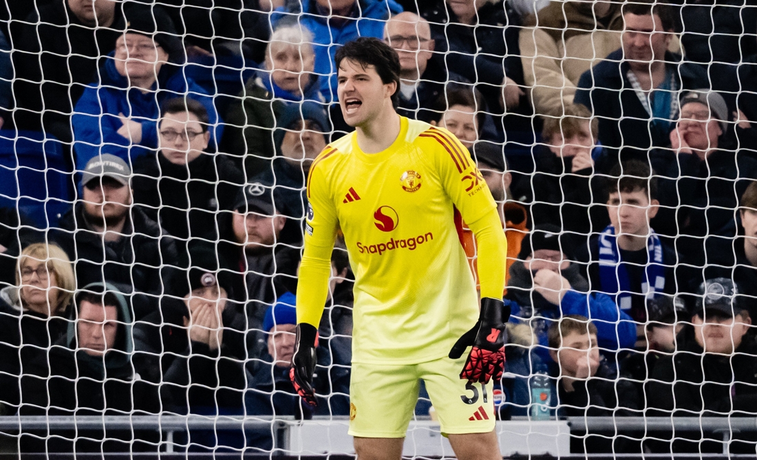 Senne Lammens chơi xuất sắc trong màu áo Man Utd.