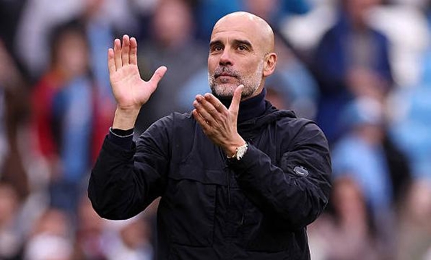 Pep Guardiola muốn đua với Arsenal đến cùng.