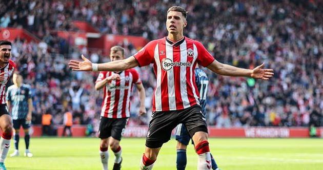 Jan Bednarek ngày còn ở Southampton.