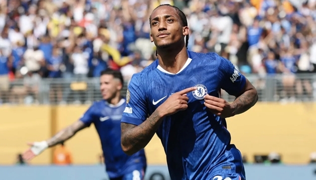 Joao Pedro được Barcelona săn đón.