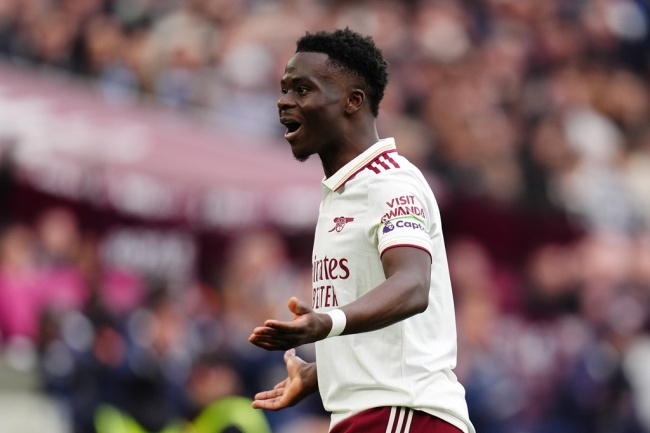 Bukayo Saka - 6.3 điểm. Một ngày thi đấu dưới sức của ngôi sao người Anh. Saka gặp khó khăn trong việc xuyên phá hành lang cánh và có vài pha dứt điểm thiếu chính xác trong hiệp hai.