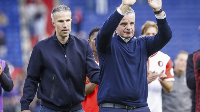 Ảnh bài viết Feyenoord đoạt ngôi á quân, Van Persie gửi lời tri ân CEO