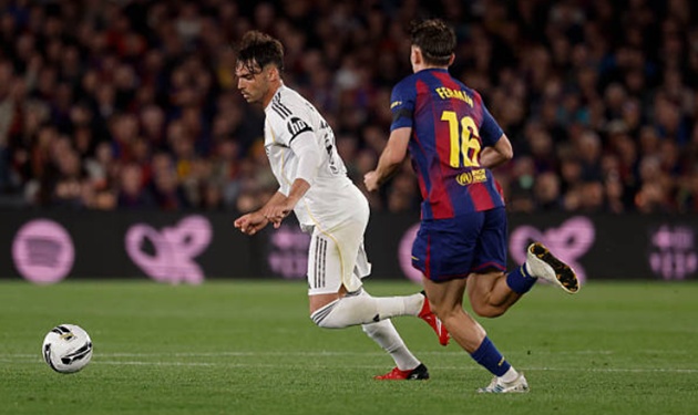 Raul Asencio (5.7): Mắt xích yếu nhất hàng thủ. Anh liên tục bị Fermin Lopez kéo ra khỏi vị trí, dẫn đến sự hỗn loạn trong bàn thua thứ hai của Real Madrid.