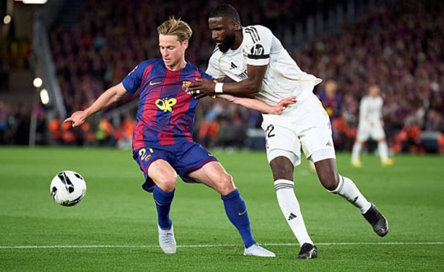 Antonio Rudiger (5.8): Một ngày thi đấu dưới sức của trung vệ người Đức. Anh không có nhiều đất diễn ngoài vài tình huống phá bóng giải nguy đơn thuần.