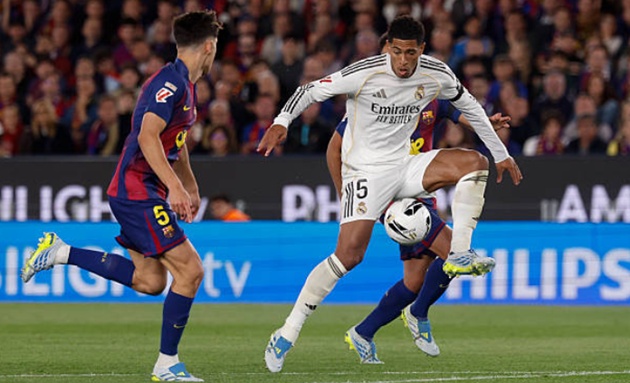 Jude Bellingham (6.0): Điểm sáng lớn của Real Madrid. Bellingham có nhiều pha thâm nhập vòng cấm thông minh và đã một lần đưa được bóng vào lưới nhưng không được công nhận vì lỗi việt vị.

Brahim Diaz (6.1): Rất nỗ lực trong các tình huống đột phá cá nhân, song những quyết định cuối cùng của tiền vệ này thường thiếu đi độ chuẩn xác cần thiết.

Vinicius Junior (6.2): Một trận đấu im hơi lặng tiếng lạ thường của siêu sao người Brazil. Dù vẫn hoạt động rất rộng nhưng anh không có lấy một cơ hội dứt điểm thực sự rõ ràng về phía khung thành đối phương.

Gonzalo Garcia (6.2): Dù ít khi có bóng để dứt điểm, nhưng cầu thủ trẻ này xứng đáng nhận được lời khen ngợi bởi tinh thần chiến đấu bền bỉ và khả năng pressing tầm cao không mệt mỏi.