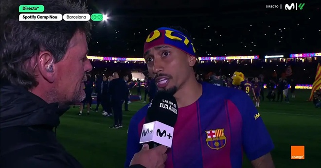 Ảnh bài viết Vô địch cùng Barca, Raphinha xúc động tri ân Flick