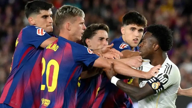 Gavi đã có những xô xát với Vinicius Junior trong trận đấu.