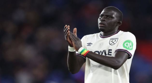 El Hadji Malick Diouf nằm trong tầm ngắm Quỷ đỏ.