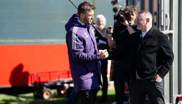 Michael Carrick đang nhận được sự ủng hộ tuyệt đối từ giới chủ, người hâm mộ và các cựu danh thủ Quỷ đỏ.