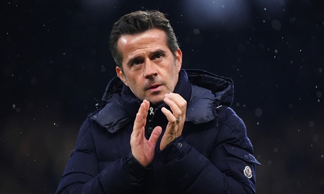 Benfica muốn Silva thay Mourinho.