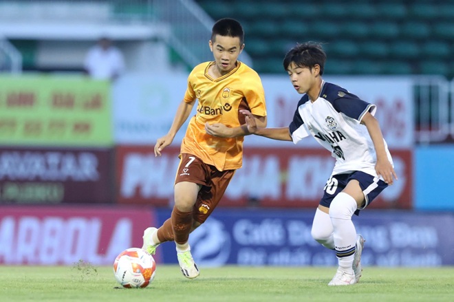Ảnh bài viết HLV Kim Sang-sik dự khán, cháu trai Văn Toàn ghi bàn cho U14 HAGL