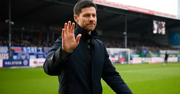 Xabi Alonso được liên kết với chiếc ghế nóng tại Chelsea.