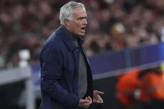 Ảnh bài viết Real Madrid càng tồi tệ, Mourinho càng trở nên phù hợp