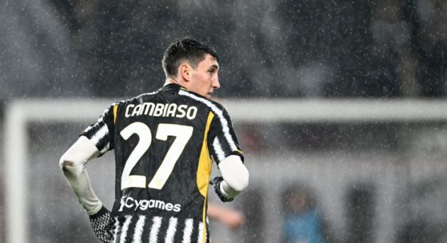 Andrea Cambiaso được MU và Arsenal tranh mua.