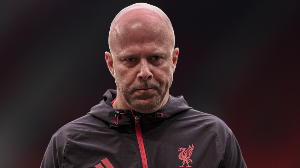 Liverpool có đang quá kiên nhẫn với sai lầm của Arne Slot?