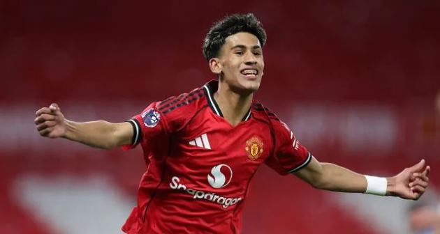 Ảnh bài viết Sao mai 15 tuổi ghi 21 bàn, được Darren Fletcher ca ngợi