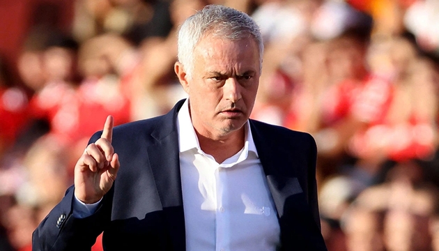Ảnh bài viết Jose Mourinho chốt hợp đồng 3 năm với Real Madrid, nhắm sao Man City