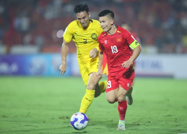 Ảnh bài viết AFC phạt VFF hơn 11 ngàn USD vì pháo sáng trận thắng Malaysia
