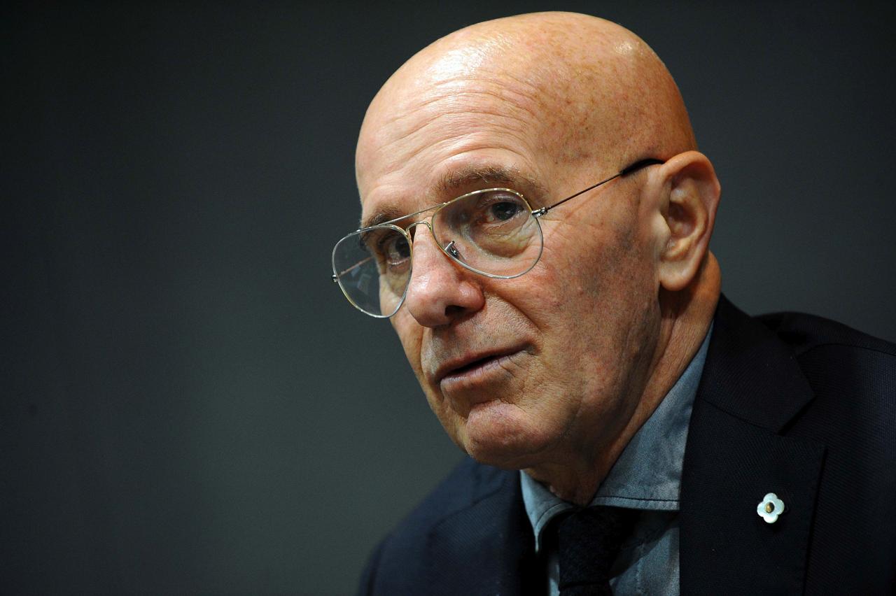 Sacchi khai sinh bóng đá hiện đại tại Milan.