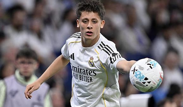 Arda Guler được Chelsea quan tâm ở phiên chợ hè năm nay.