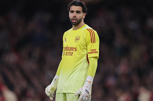 Raya là điểm tựa vững chắc cho hàng thủ Arsenal.