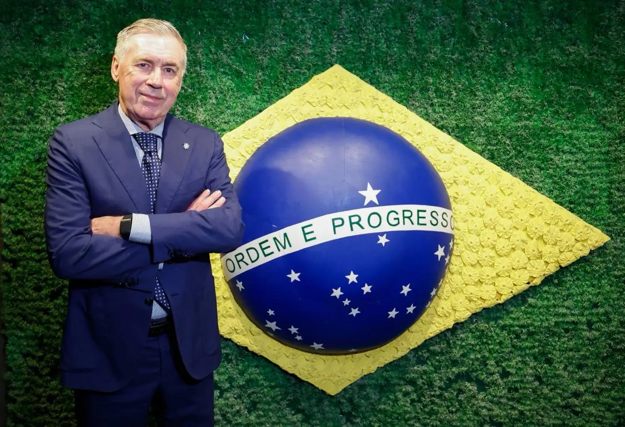 HLV Carlo Ancelotti và Liên đoàn Bóng đá Brazil gia hạn hợp đồng thêm 4 năm.