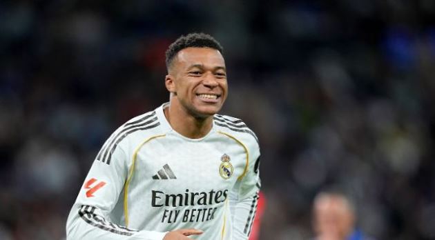 Mbappe cam kết tương lai với Real giữa tâm bão.