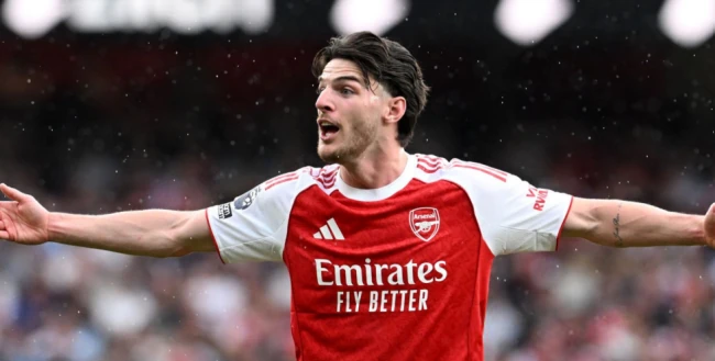 Ảnh bài viết Fernandes ao ước được sát cánh cùng Rice tại Man Utd