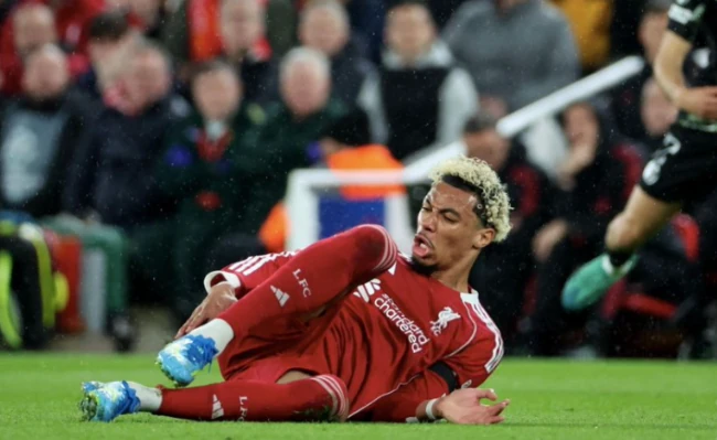 Liverpool hé lộ kế hoạch chữa trị chấn thương của Ekitike