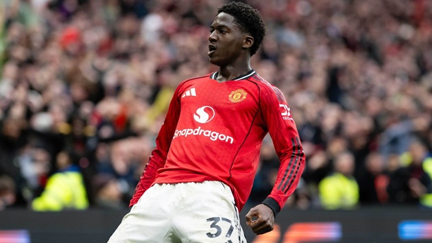 Ảnh bài viết Mainoo từng muốn rời Man Utd vì bị Amorim ngó lơ