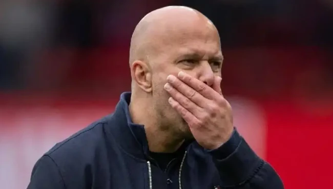Ảnh bài viết CĐV Liverpool nổi giận đòi sa thải Arne Slot sau trận thua Aston Villa